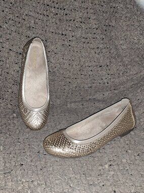 VIONIC-Lynx Anita Gold Flats-Woven Leather Ballet Flats-Sz 6.5-NEW/NO BOX